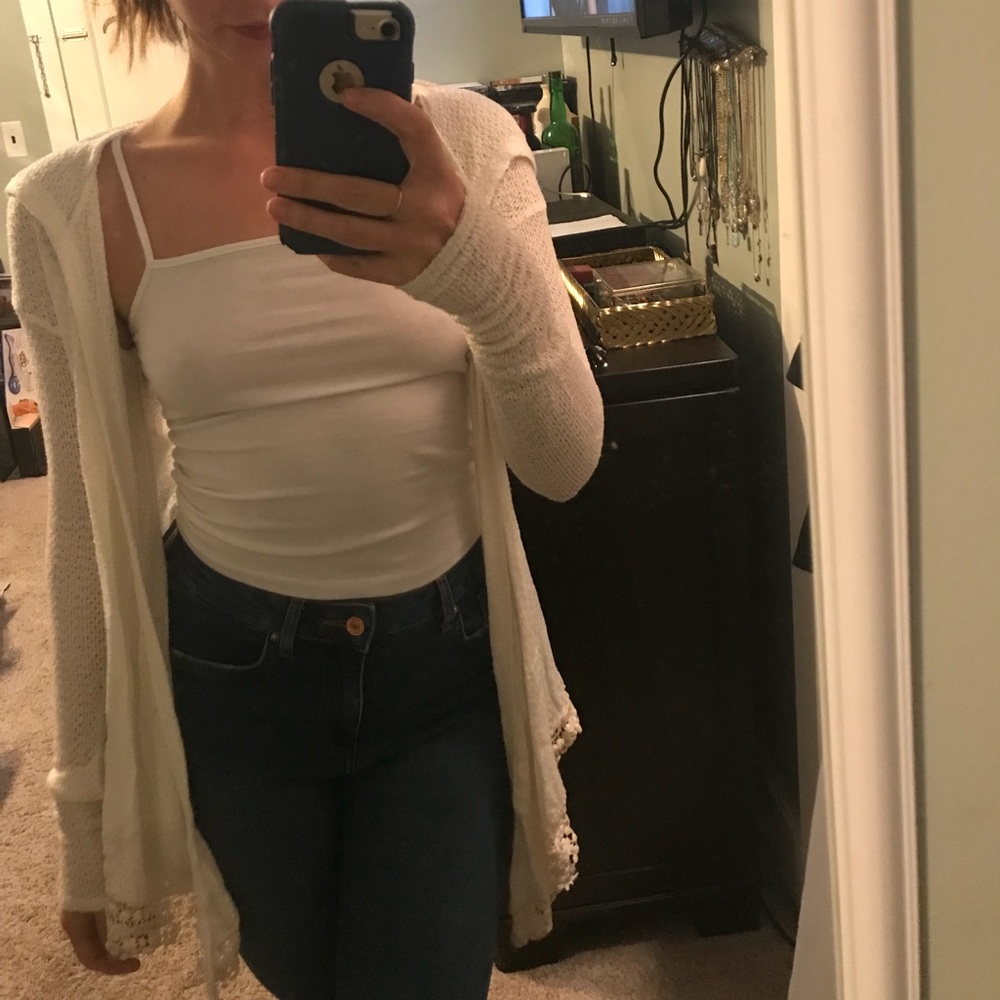 Hollister cream cardigan size xs.